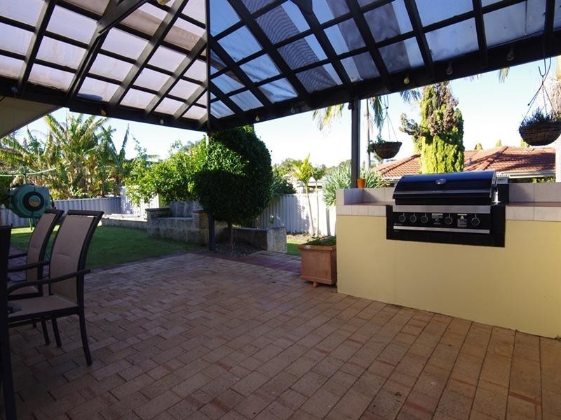 22 Bredgar Way, Marangaroo WA 6064