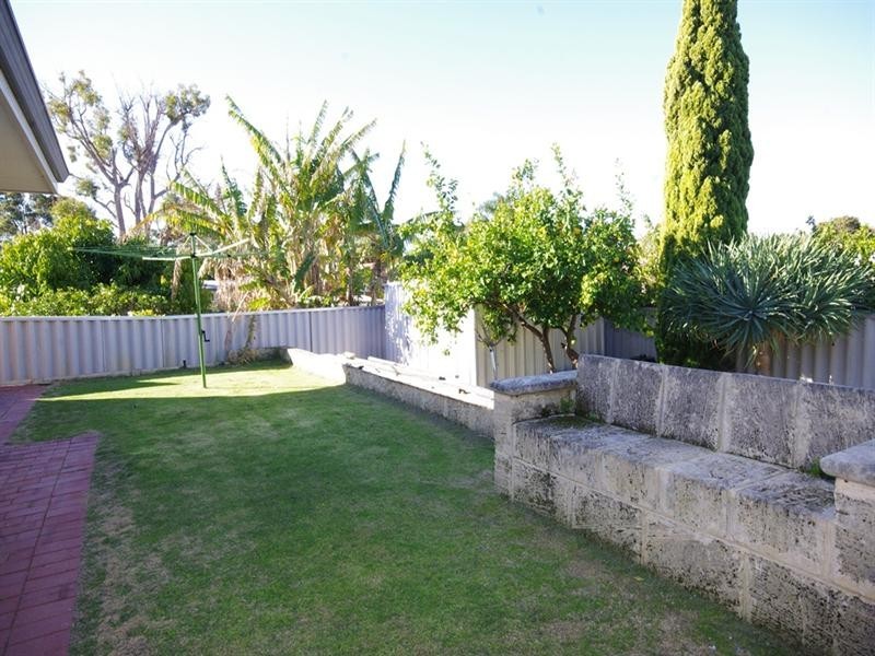 22 Bredgar Way, Marangaroo WA 6064