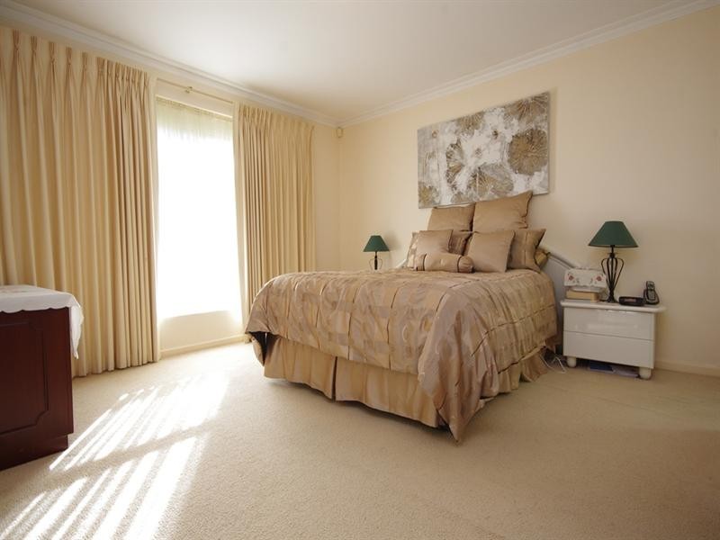 22 Bredgar Way, Marangaroo WA 6064