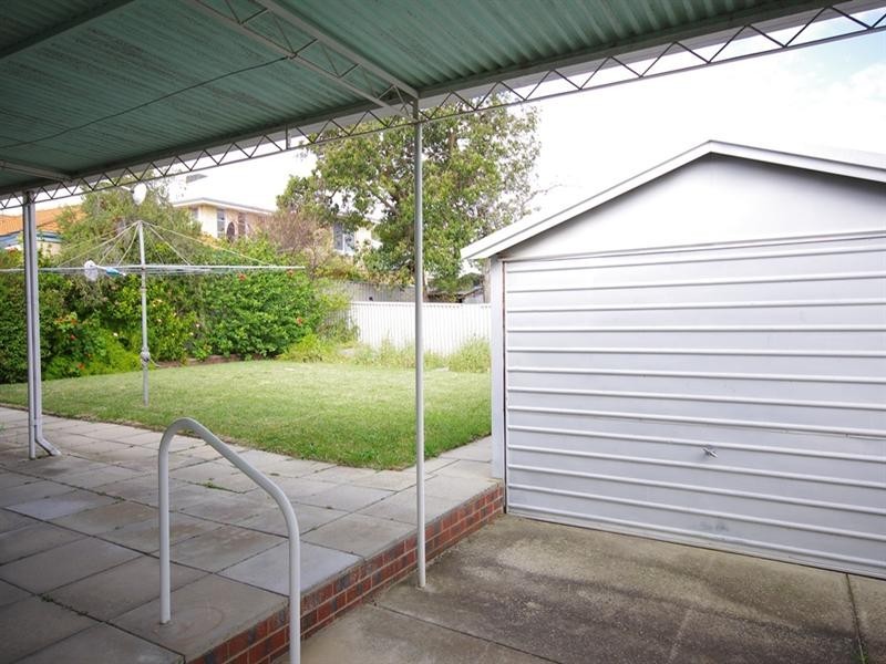 4 Ilumba Road, Nollamara WA 6061