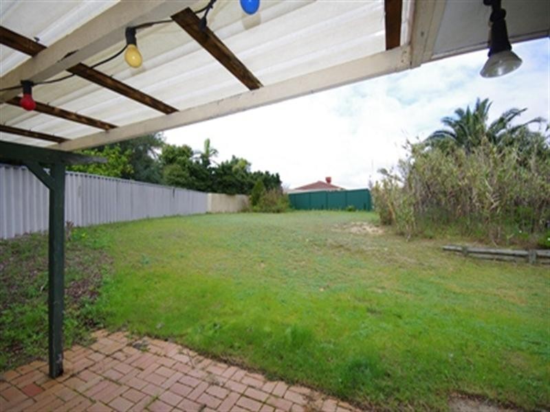 11 Cedar Court, Mirrabooka WA 6061