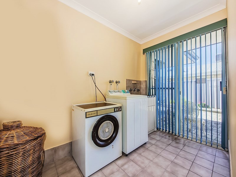 22b Josephine Way, Alexander Heights WA 6064