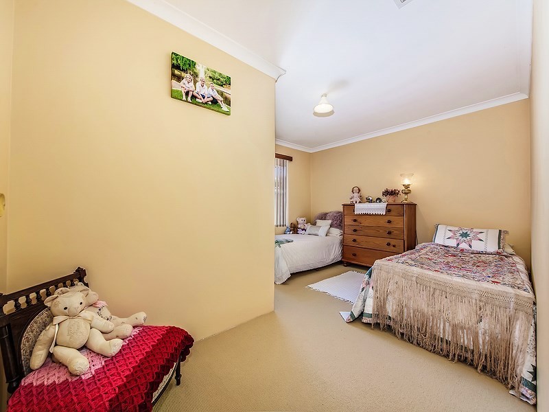 22b Josephine Way, Alexander Heights WA 6064