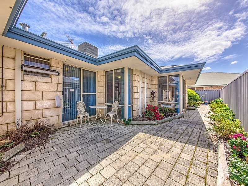 22b Josephine Way, Alexander Heights WA 6064