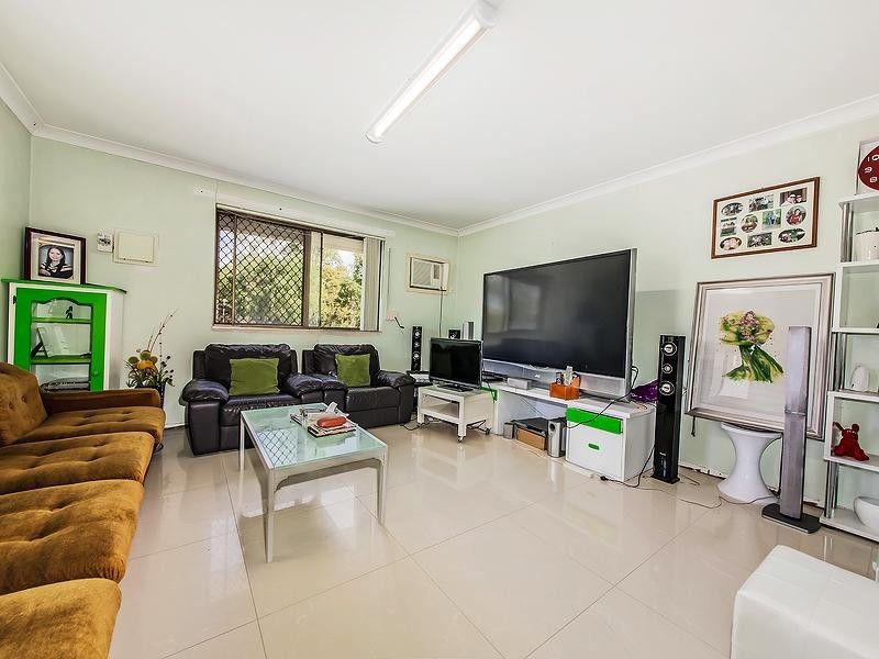 2 Wyman Court, Girrawheen WA 6064