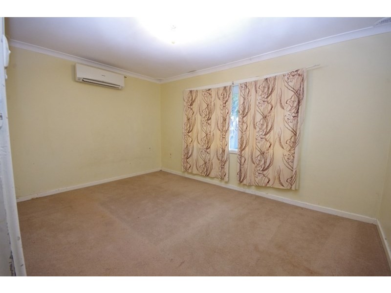 64 Amberton Avenue, Girrawheen WA 6064