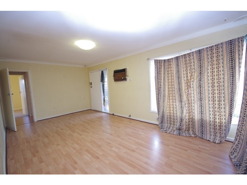 64 Amberton Avenue, Girrawheen WA 6064