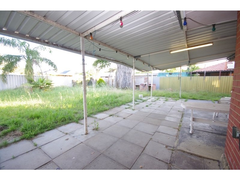 64 Amberton Avenue, Girrawheen WA 6064