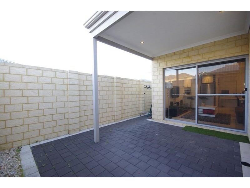 22c Ravenswood Drive, Nollamara WA 6061