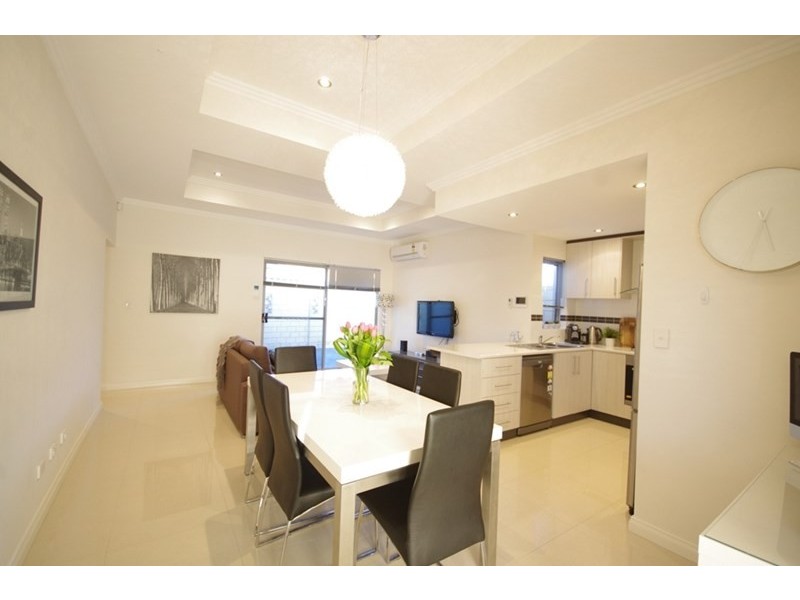 22c Ravenswood Drive, Nollamara WA 6061