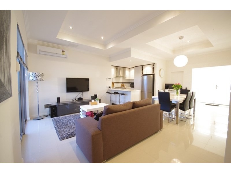 22c Ravenswood Drive, Nollamara WA 6061