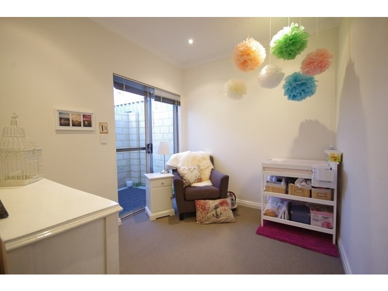 22c Ravenswood Drive, Nollamara WA 6061