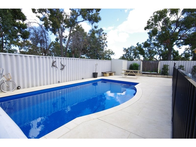 25 Foxglove Gardens, Mirrabooka WA 6061