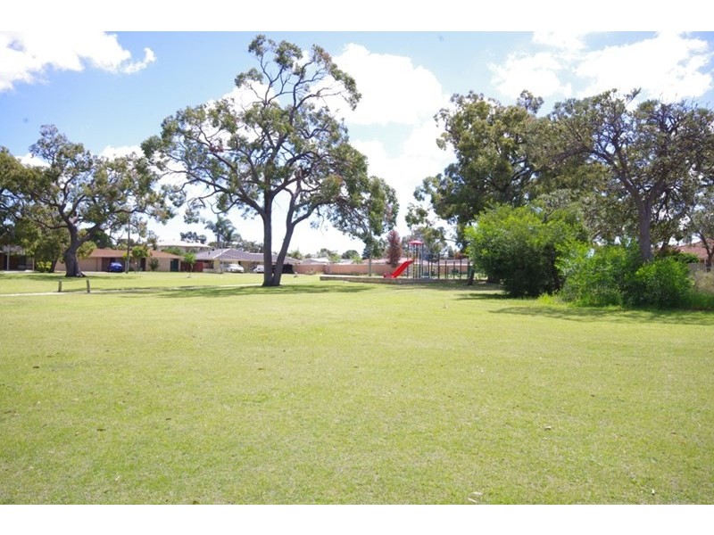 25 Foxglove Gardens, Mirrabooka WA 6061