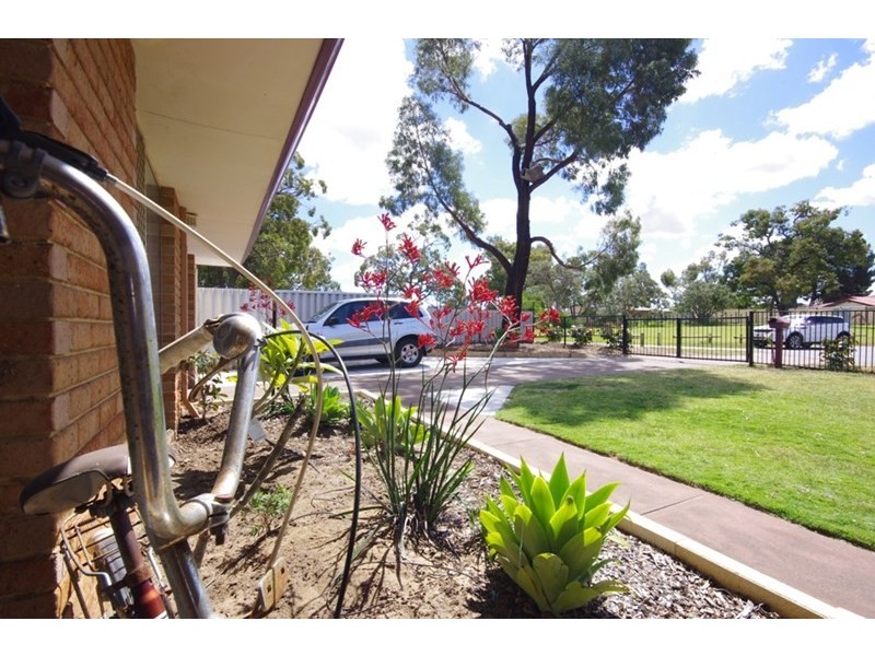 25 Foxglove Gardens, Mirrabooka WA 6061