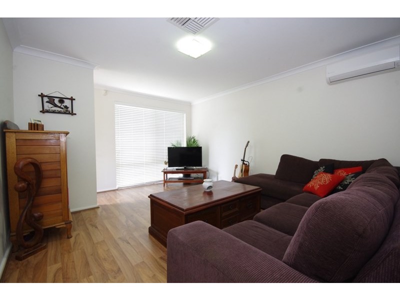 25 Foxglove Gardens, Mirrabooka WA 6061