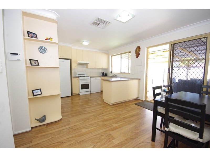 25 Foxglove Gardens, Mirrabooka WA 6061