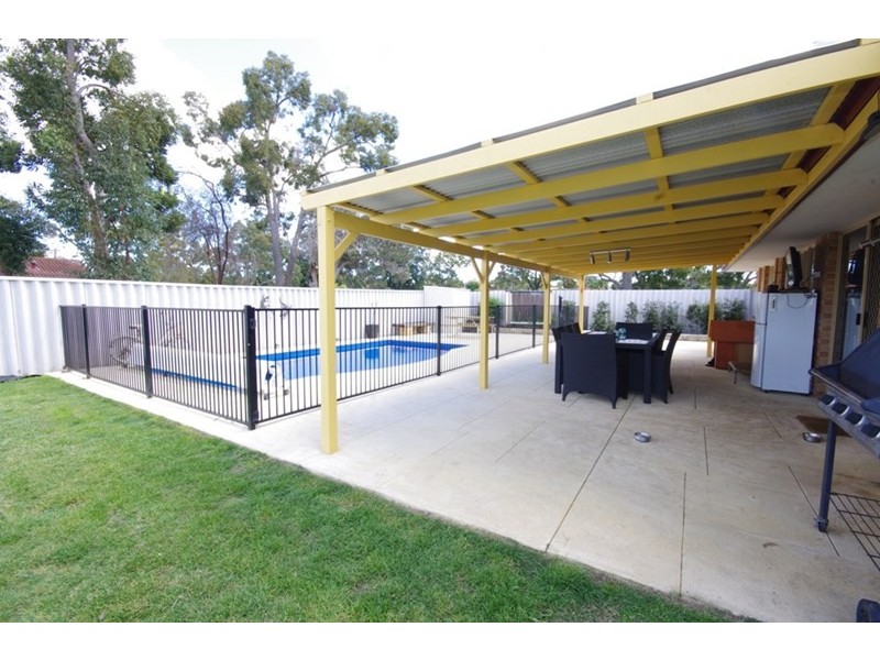 25 Foxglove Gardens, Mirrabooka WA 6061