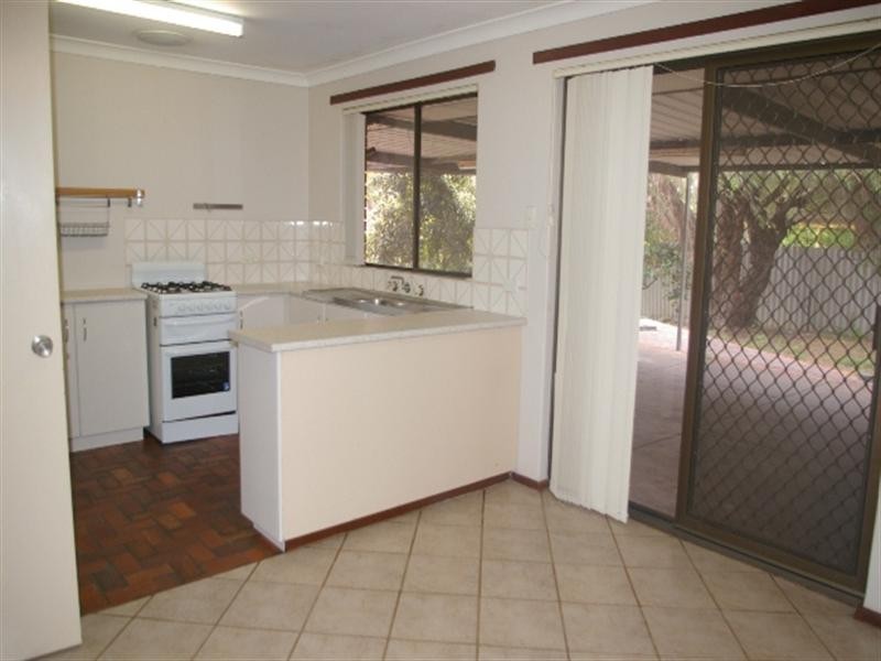 14 Roxwell Way, Girrawheen WA 6064
