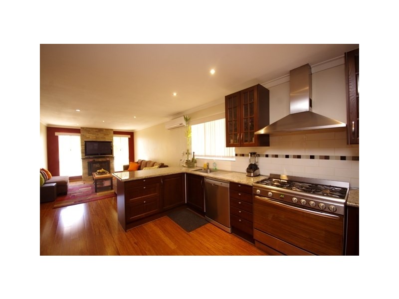 5 Hadleigh Way, Girrawheen WA 6064