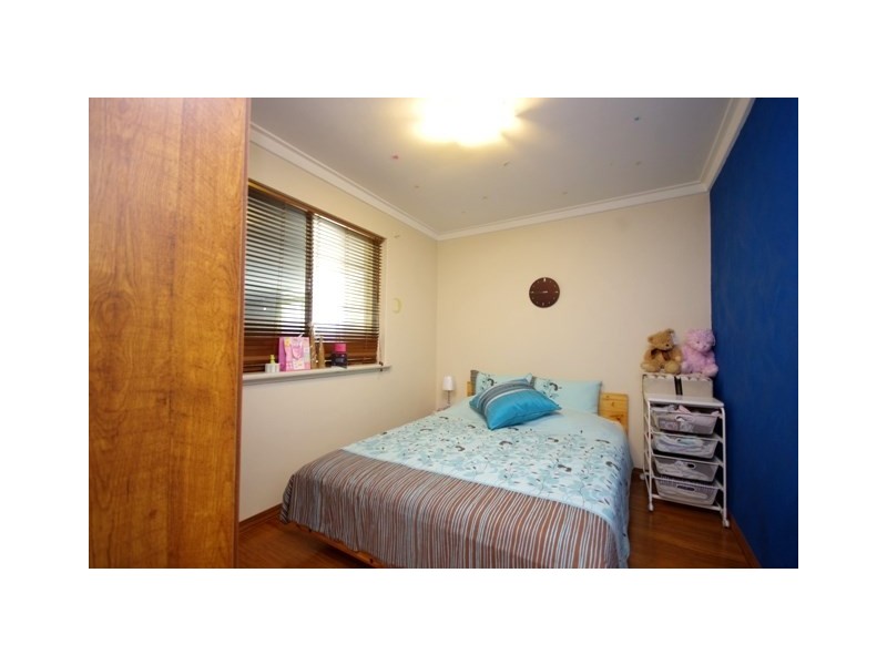 5 Hadleigh Way, Girrawheen WA 6064