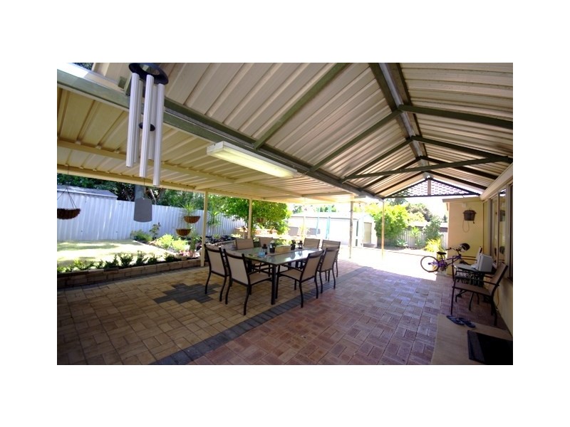 5 Hadleigh Way, Girrawheen WA 6064