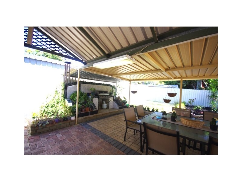 5 Hadleigh Way, Girrawheen WA 6064