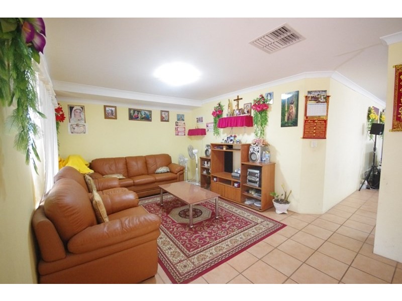 31 Guadalupe Drive, Ballajura WA 6066