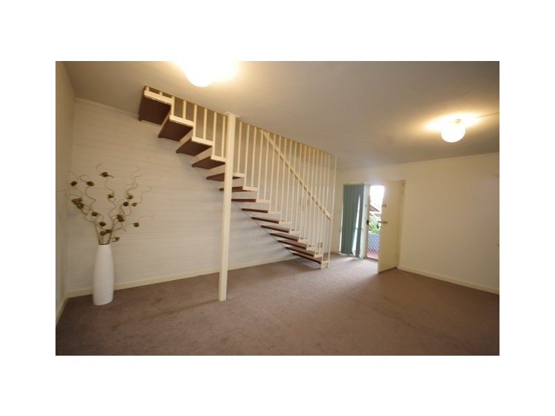 8/22 Manolas Way, Girrawheen WA 6064