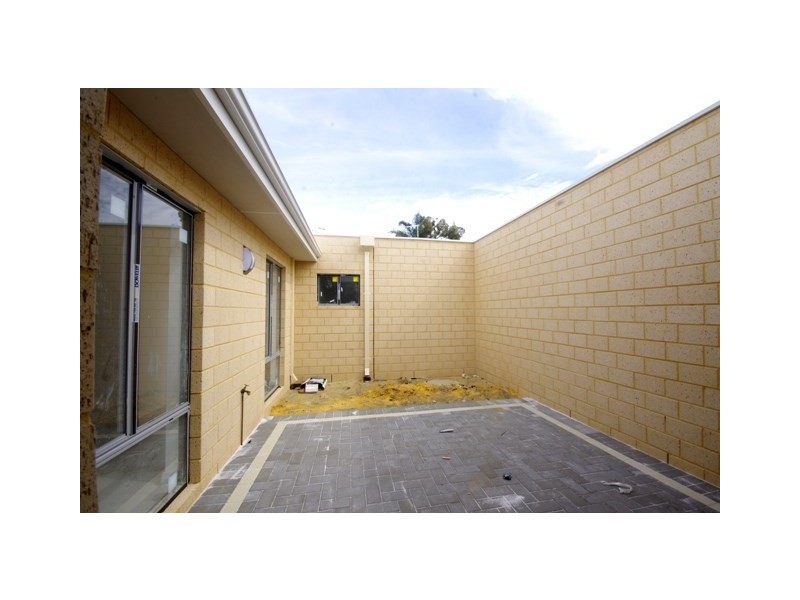 93a Rochester Circle, Balga WA 6061