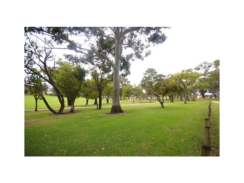 93a Rochester Circle, Balga WA 6061