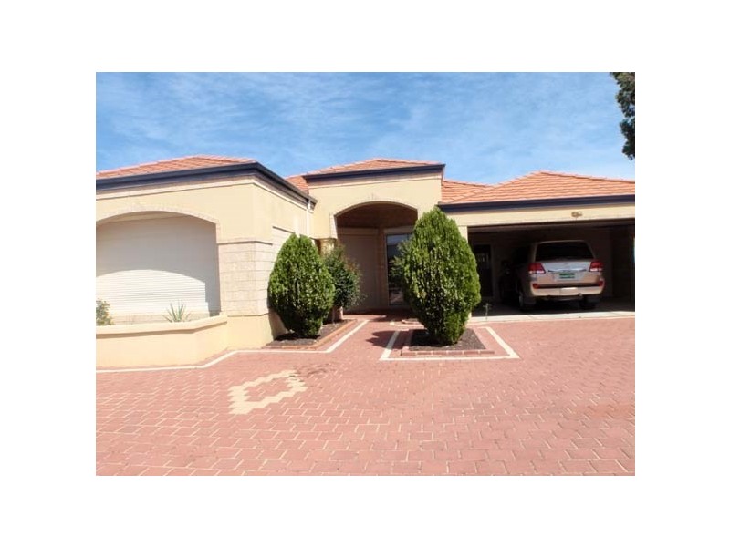 41 Adelphi Court, Marangaroo WA 6064