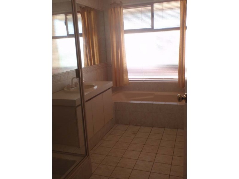 41 Adelphi Court, Marangaroo WA 6064