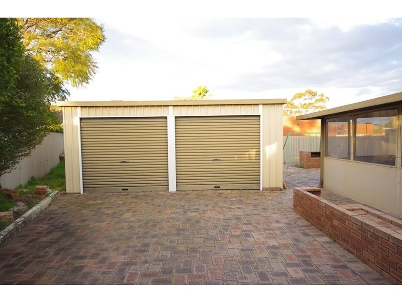 10 Reeves Court, Westminster WA 6061