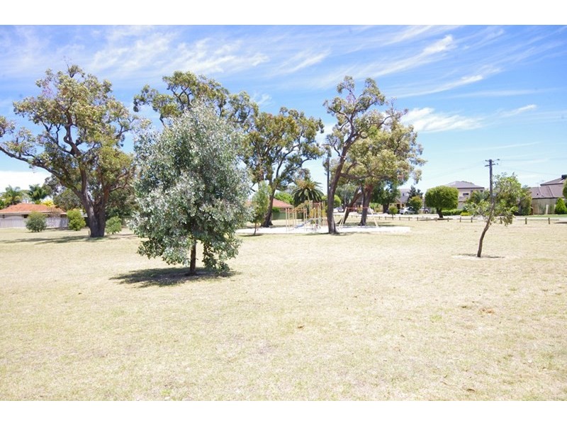 5b Piedmont Court, Nollamara WA 6061