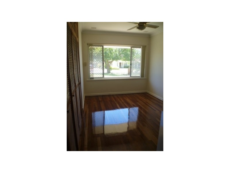 48 Howes Crescent, Dianella WA 6059