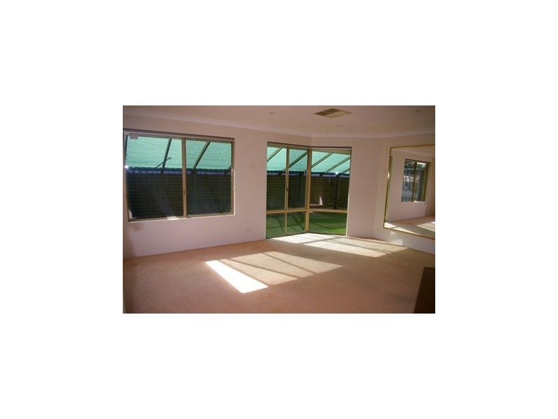 12 Jefferson Drive, Marangaroo WA 6064