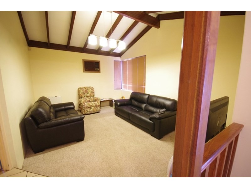 15 Foxglove Gardens, Mirrabooka WA 6061