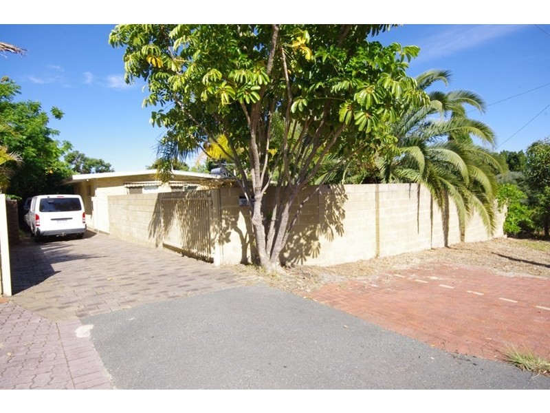 30 Rochford Way, Girrawheen WA 6064