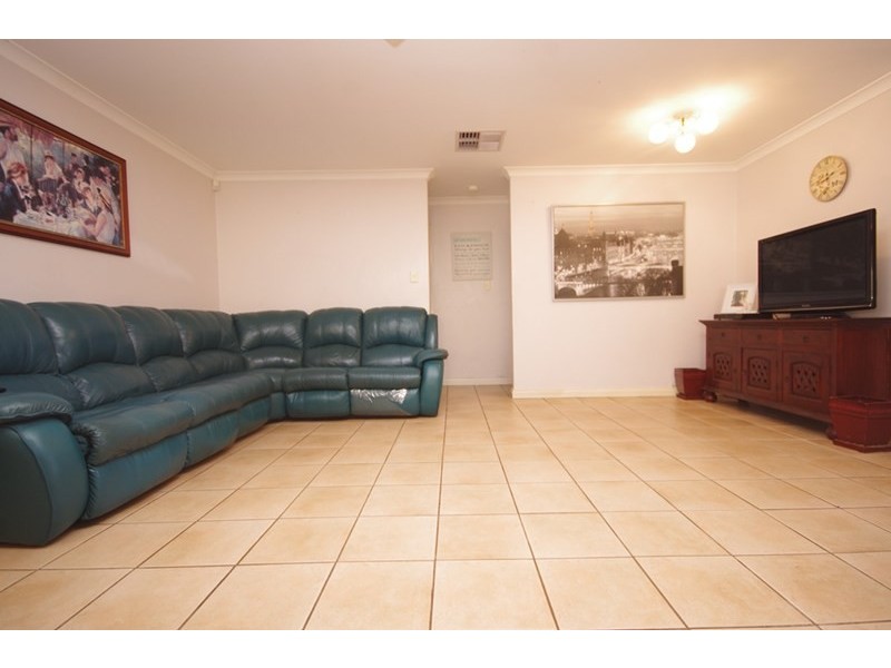 10 Josephine Way, Alexander Heights WA 6064