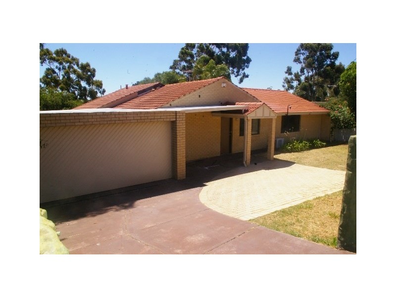 12 Roxwell Way, Girrawheen WA 6064
