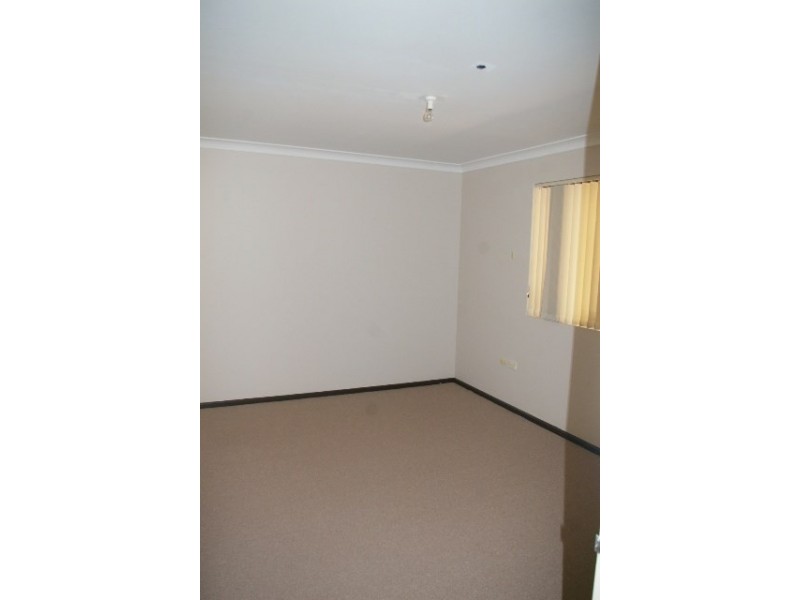 12 Roxwell Way, Girrawheen WA 6064