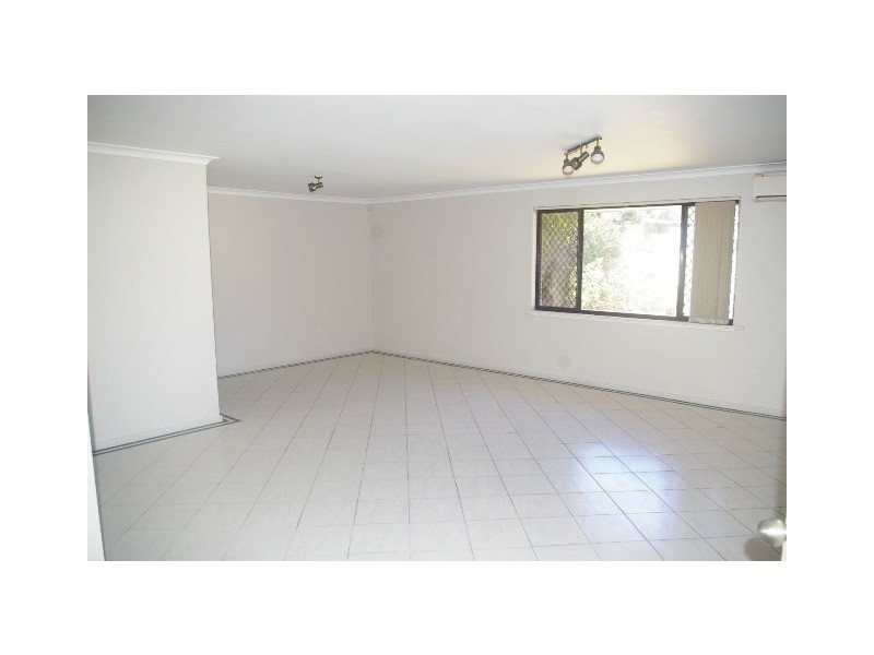 12 Roxwell Way, Girrawheen WA 6064