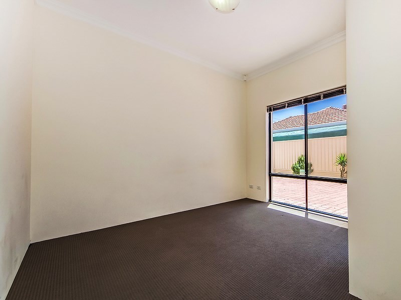 152b Ravenswood Drive, Nollamara WA 6061