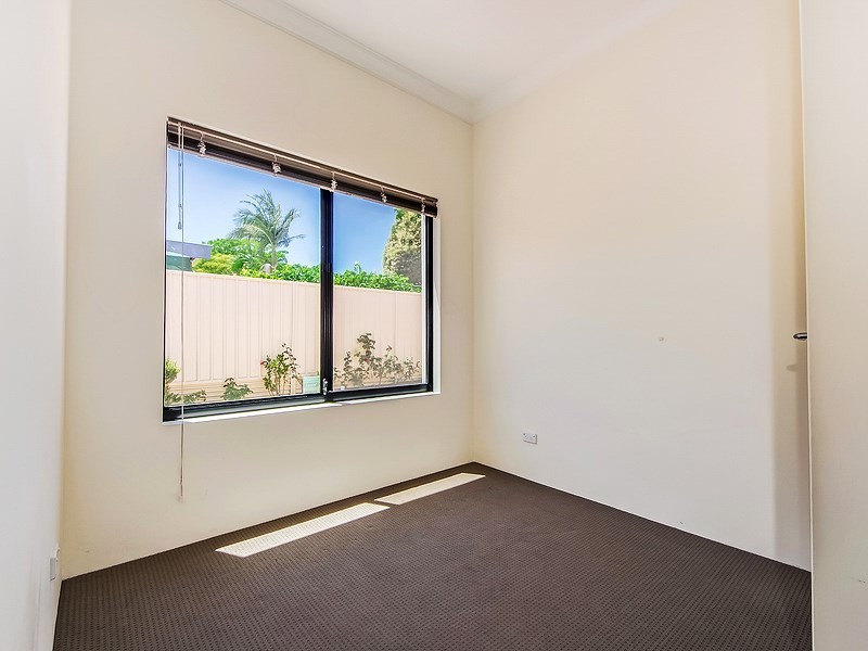 152b Ravenswood Drive, Nollamara WA 6061