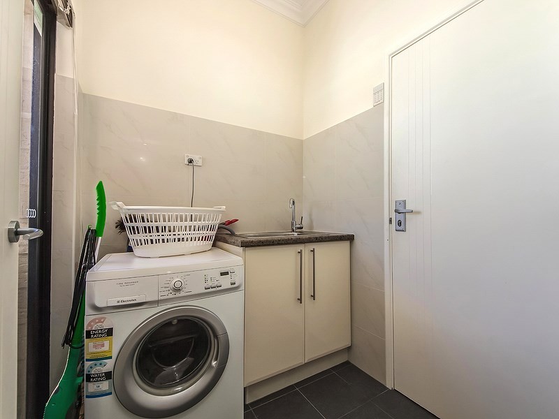 152b Ravenswood Drive, Nollamara WA 6061