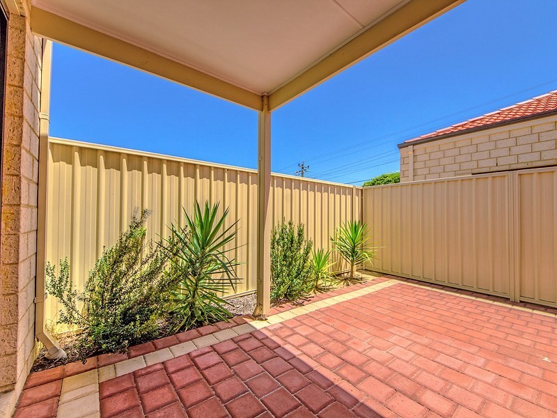 152b Ravenswood Drive, Nollamara WA 6061
