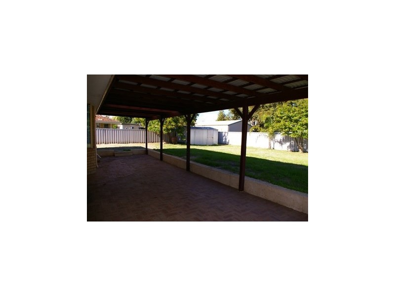 18 Mockeridge Circuit, Middle Swan WA 6056