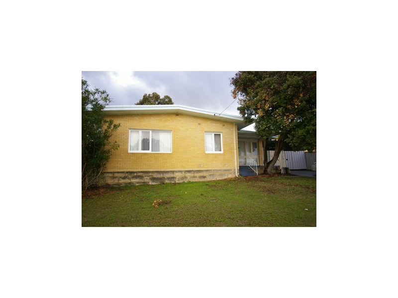 13 Roxwell Way, Girrawheen WA 6064