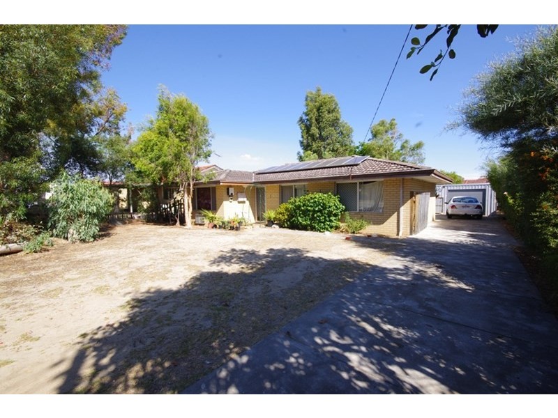 24 Montrose Avenue, Girrawheen WA 6064